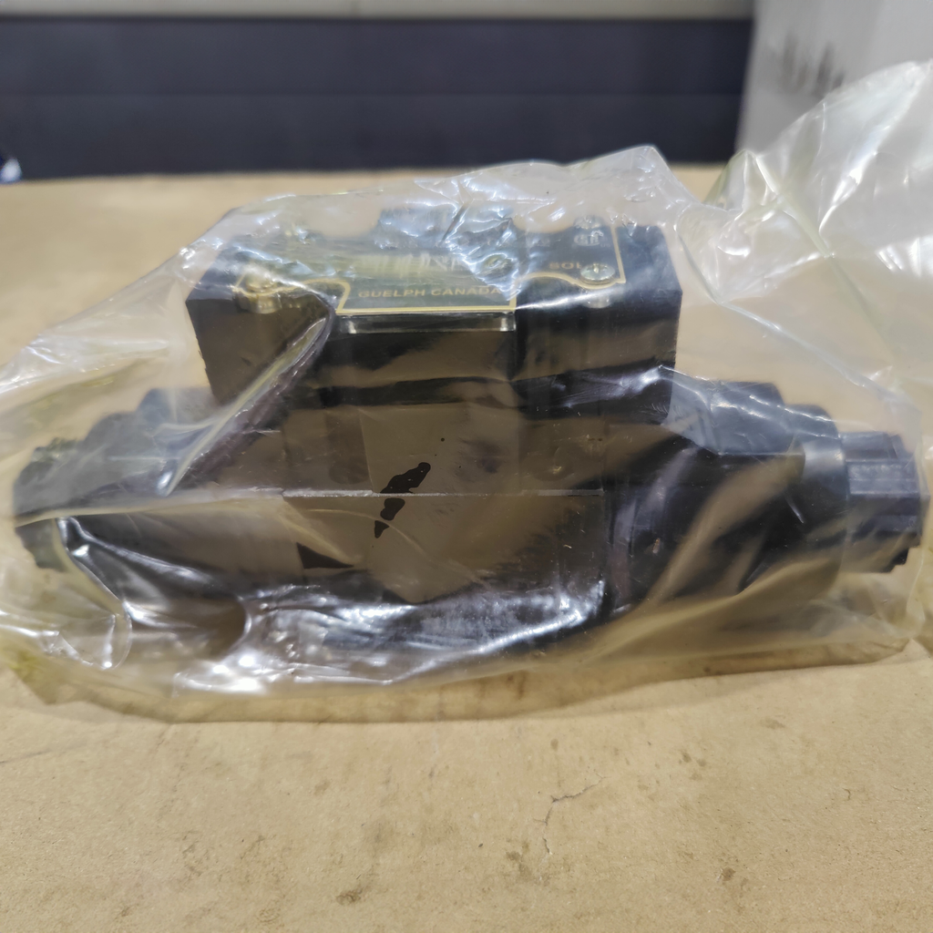 CS-G02-C3-D2|D03 valve, 3 position, all ports open, 24VDC wiring box